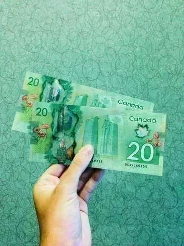 How much does a website cost in Quebec in 2025 ?