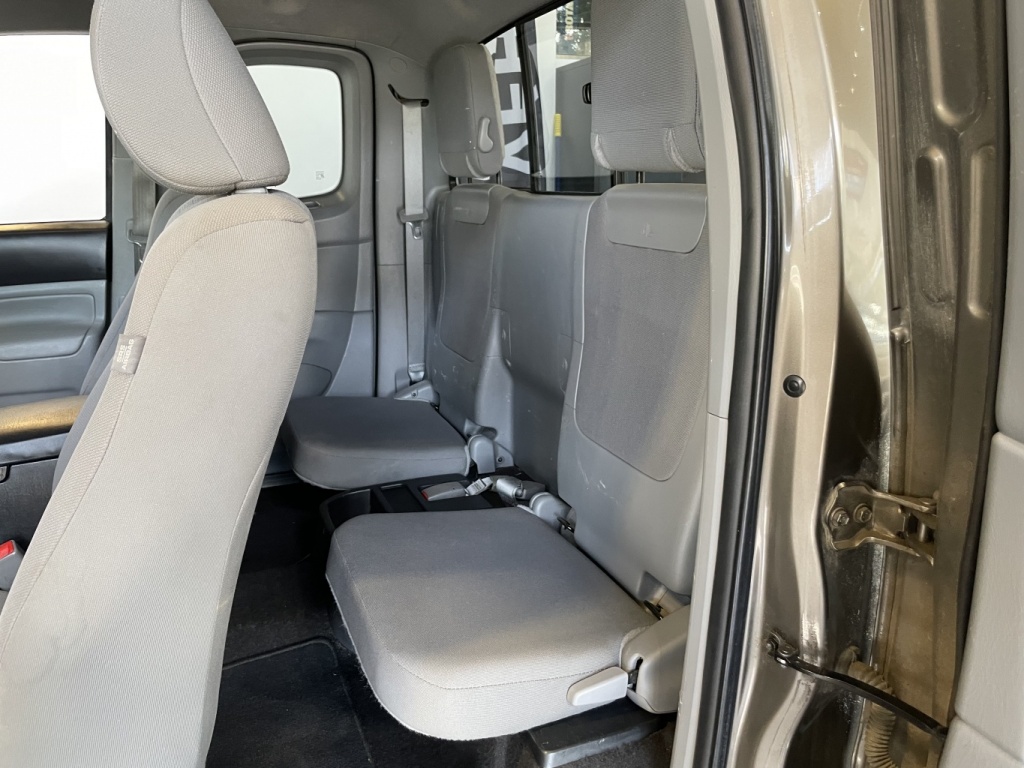 Toyota Tacoma  2012 — photo 10