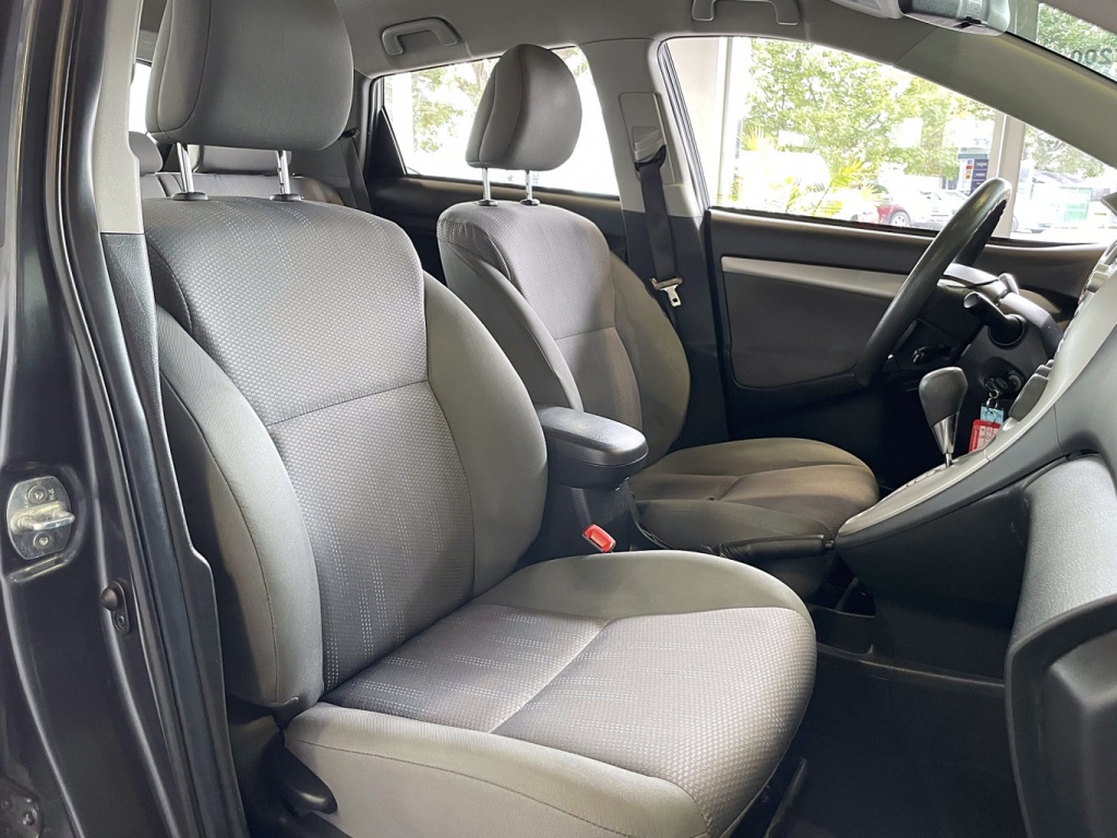 Toyota Matrix  2012 — photo 25