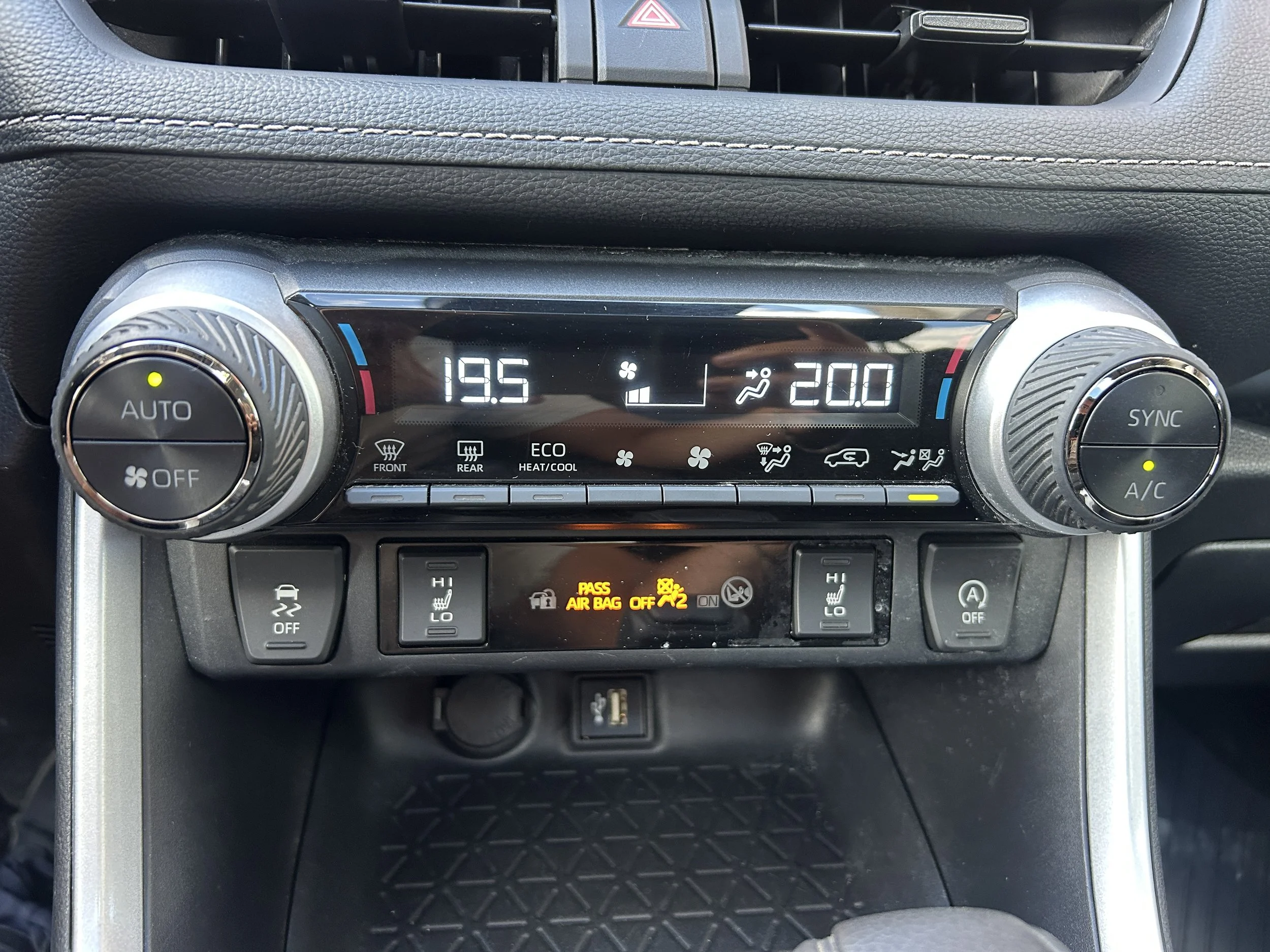 2024 Toyota RAV4 XLE — photo 17