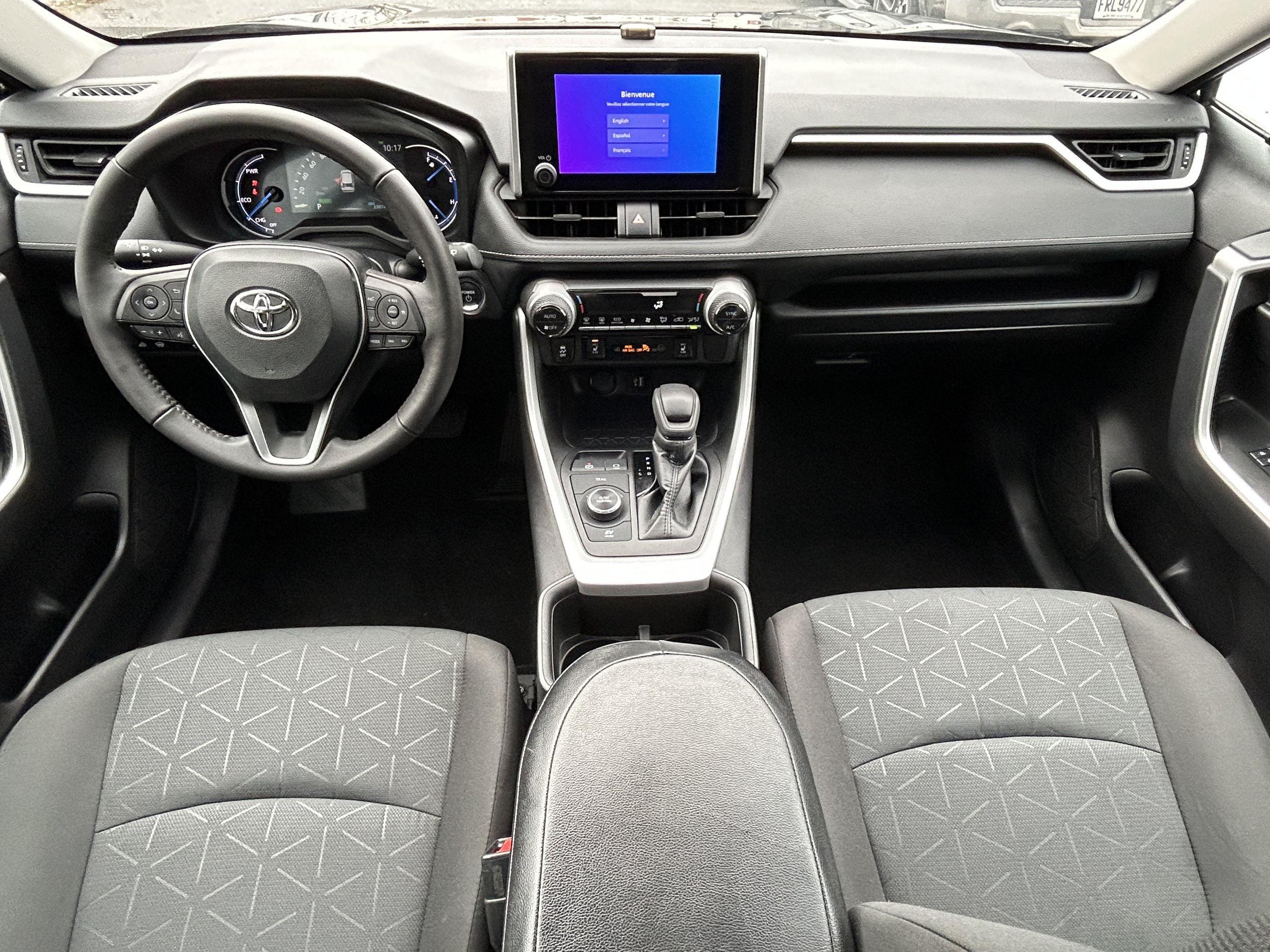 Toyota RAV4 XLE Hybrid 2024 — photo 9