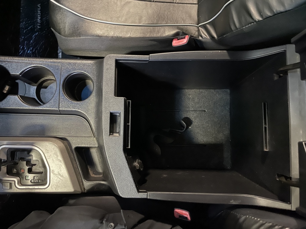 Toyota Tundra SR5 2010 — photo 26