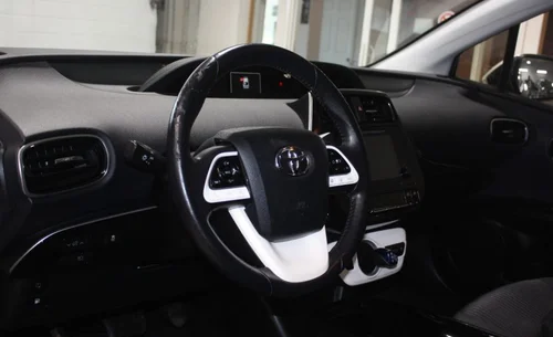2017 TOYOTA PRIUS PRIME — photo 9
