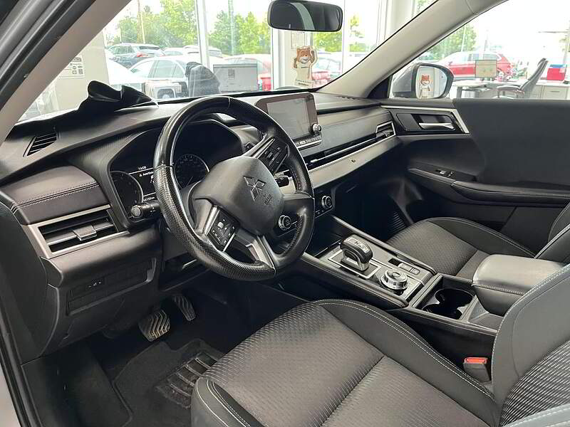 Mitsubishi Outlander 2022 ES S-AWC / 7 PLACES / AUTO + CAMERA + BLUETOOTH ++++ — photo 10