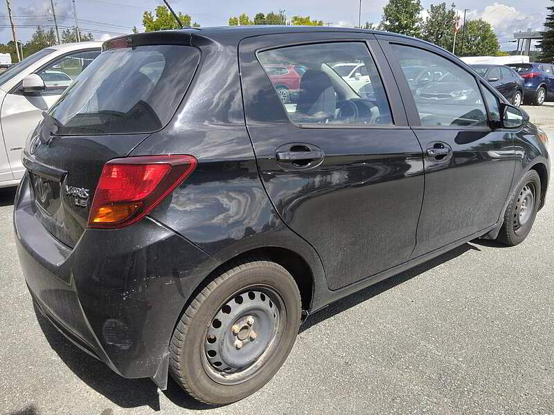 Toyota Yaris hatchback 2017 Hayon 5 portes, boîte automatique, LE — photo 5