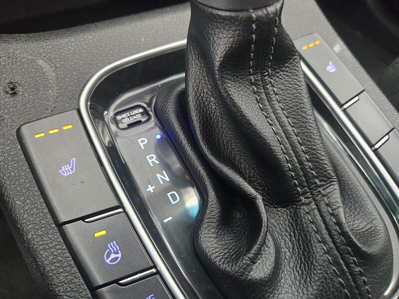 Hyundai Elantra GT 2018 / AUTO + CAMERA + BLUETOOTH +++ — photo 11