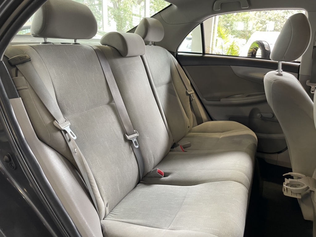 Toyota Corolla CE 2011 — photo 25