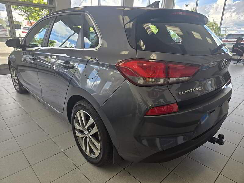 Hyundai Elantra GT 2018 / AUTO + CAMERA + BLUETOOTH +++ — photo 2