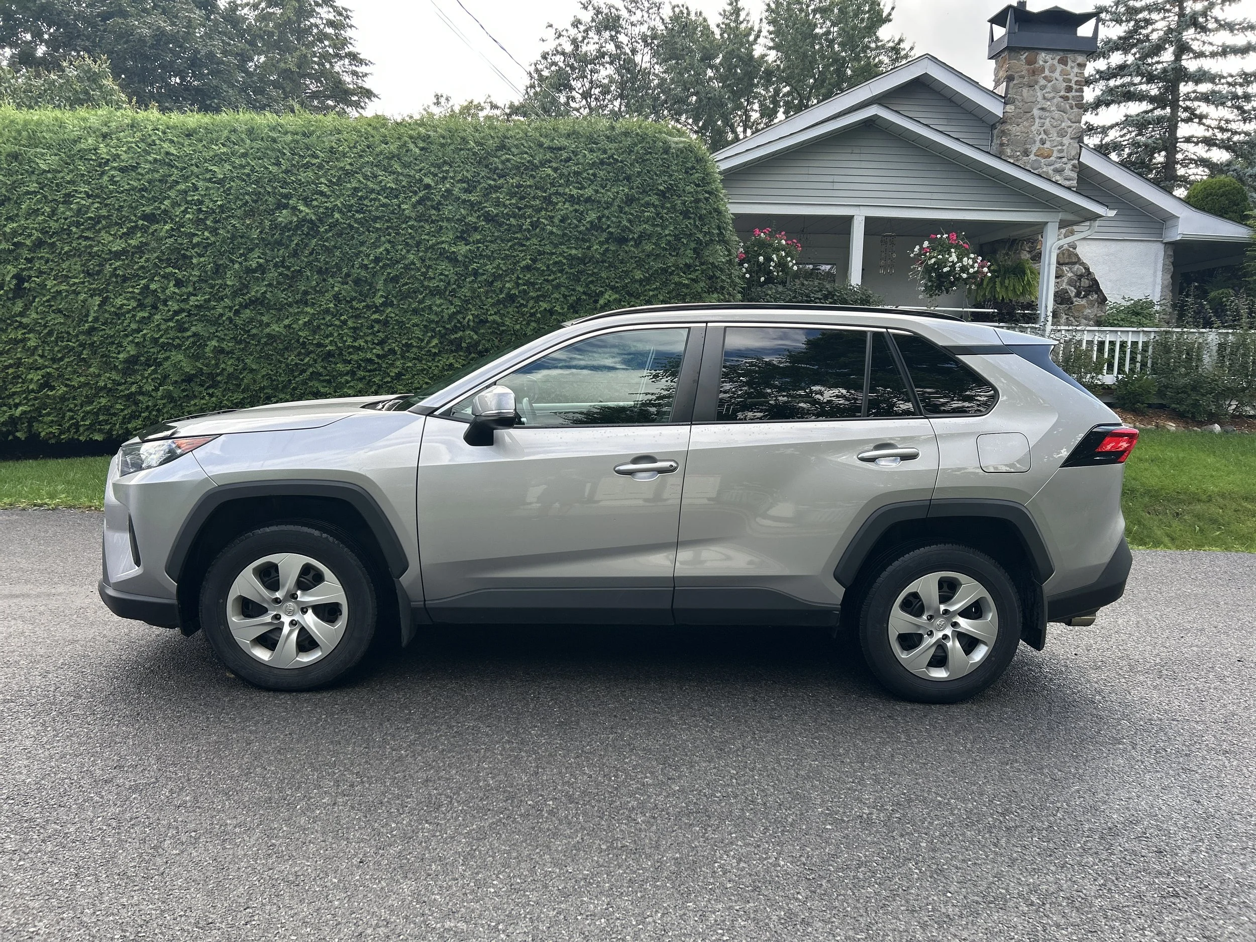 2021 Toyota Rav4 LE — photo 5