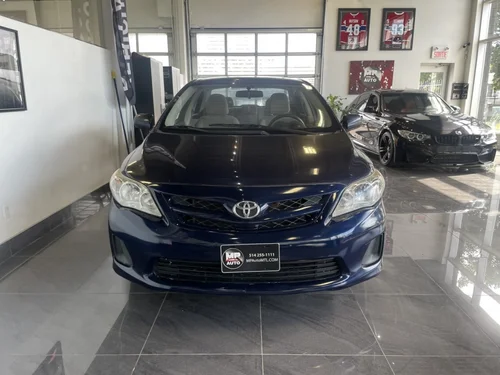 Toyota Corolla CE 2013 — photo 2
