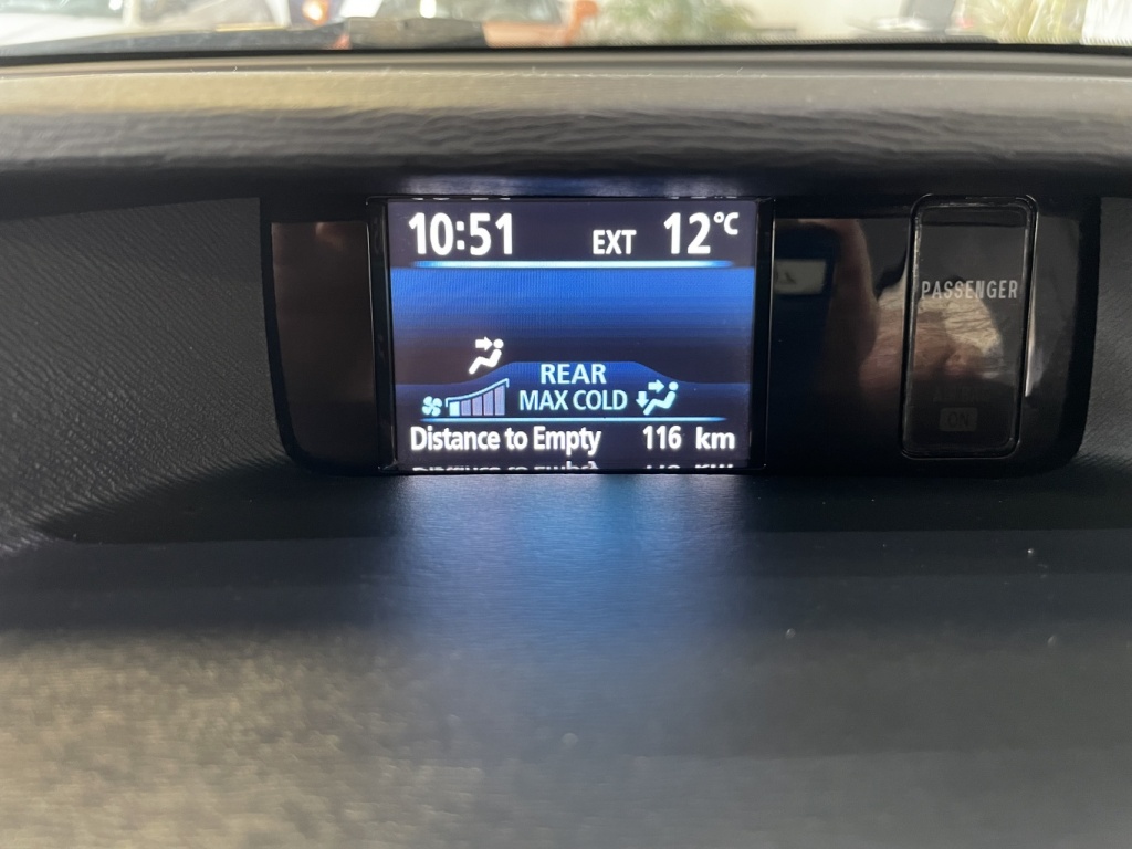 Toyota Sienna LE 2014 — photo 26