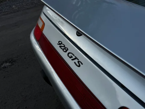 Porsche 928 GTS 1993 — photo 10