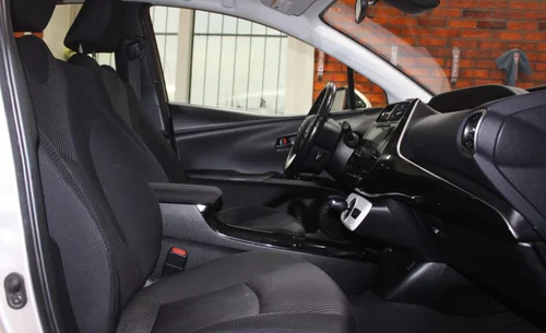 2017 TOYOTA PRIUS PRIME — photo 8