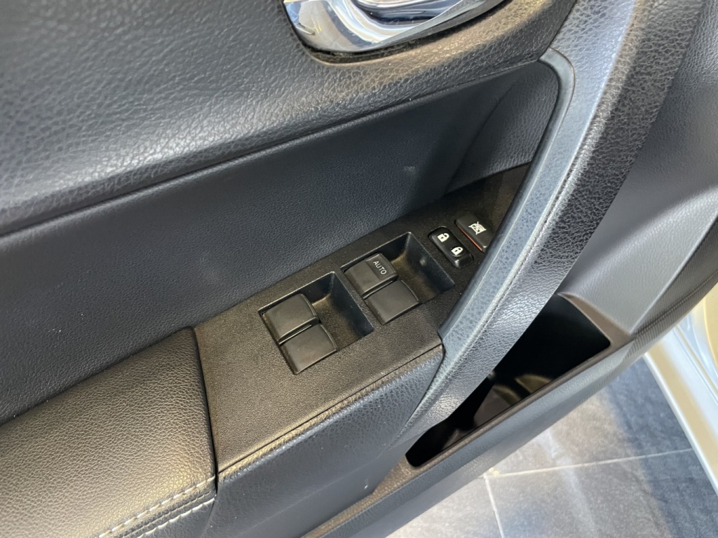 Toyota Corolla S 2015 — photo 17