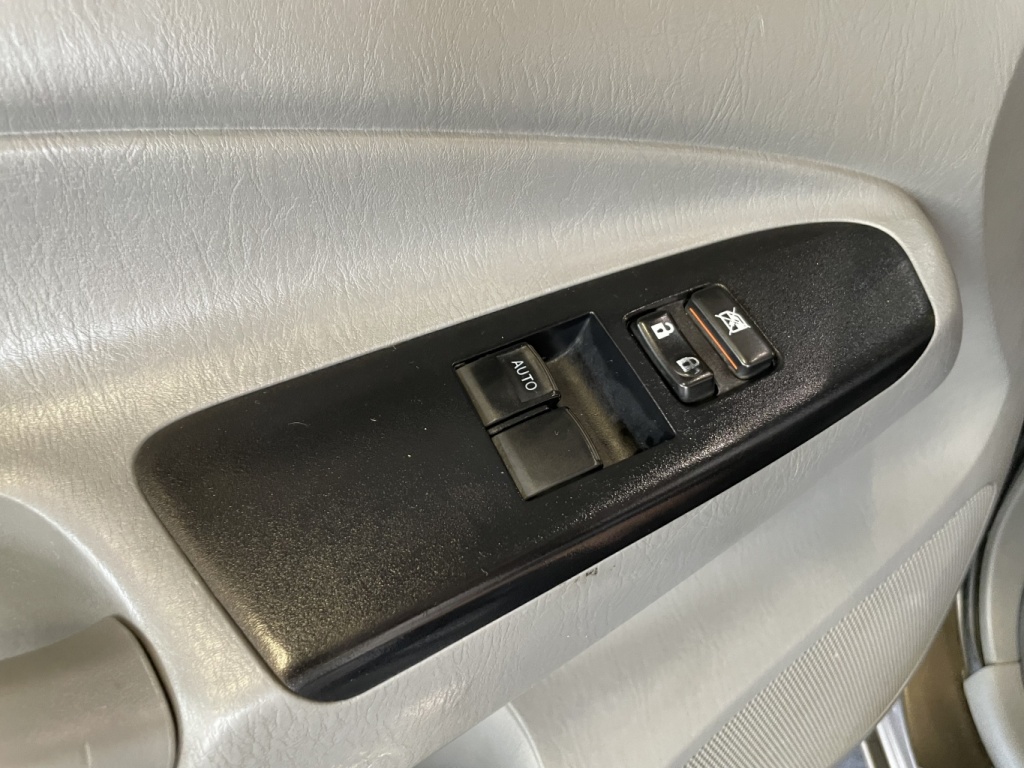 Toyota Tacoma  2012 — photo 13