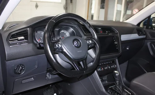 2018 VOLKSWAGEN TIGUAN TRENDLINE AWD — photo 9