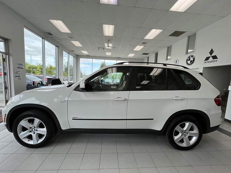BMW X5 2012 35i + AWD + TOIT + GPS + CAMERA + CUIR + BLUETOOTH + BAS KM +++ — photo 9