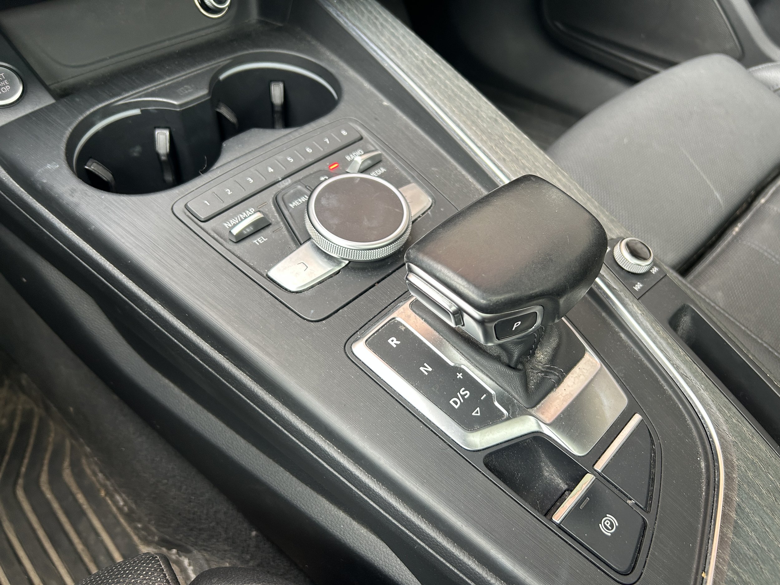 2017 Audi A4 Quattro Progressiv — Only 69,900 KM — photo 17