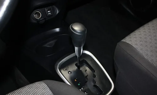 2016 TOYOTA YARIS — photo 11
