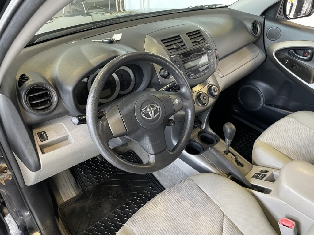 Toyota RAV4 De base 2010 — photo 15