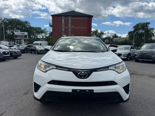 Toyota RAV4 LE 2018 — photo 7