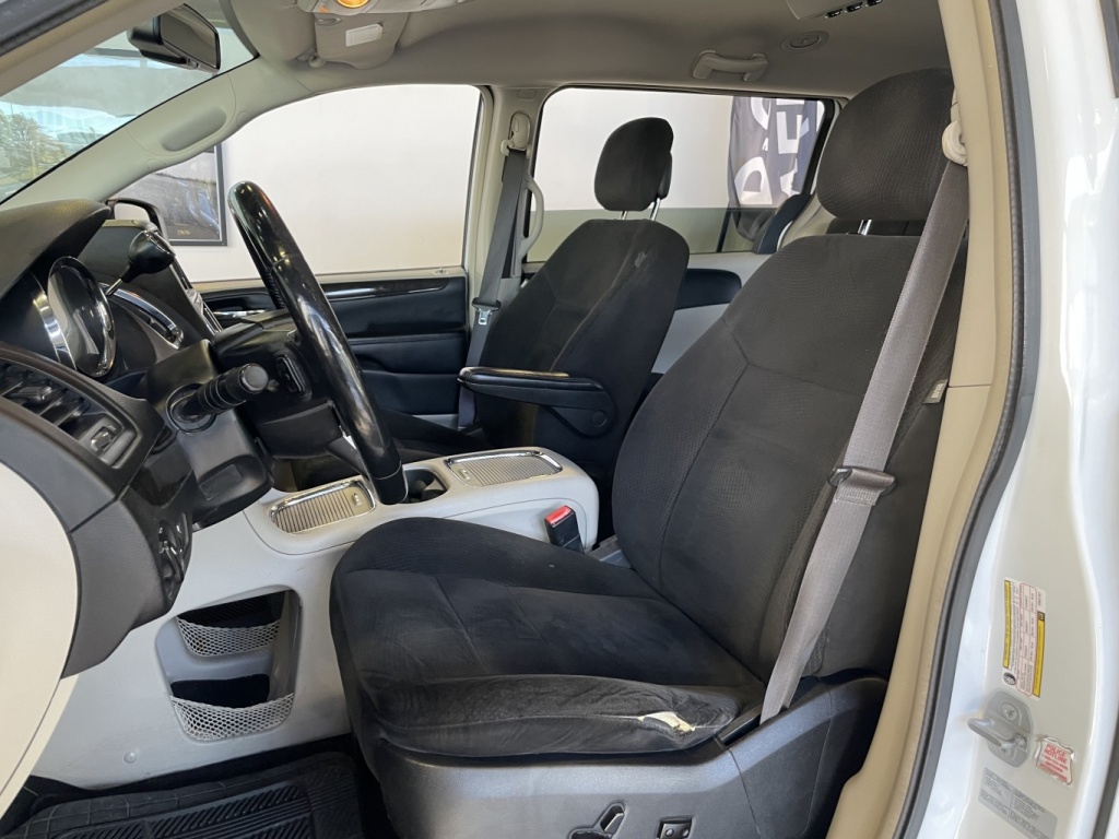 Dodge Grand Caravan Multiplaces 2015 — photo 14