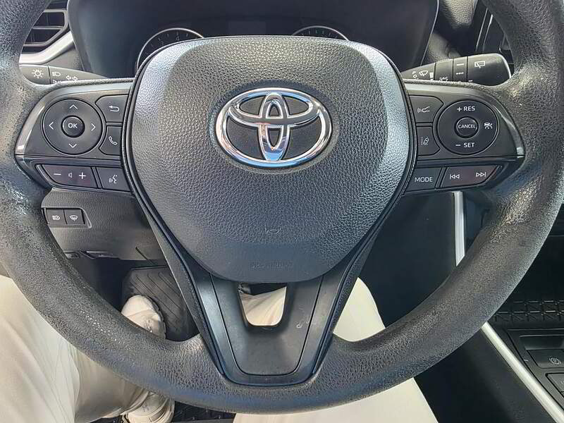 Toyota RAV4 2022 LE — photo 11