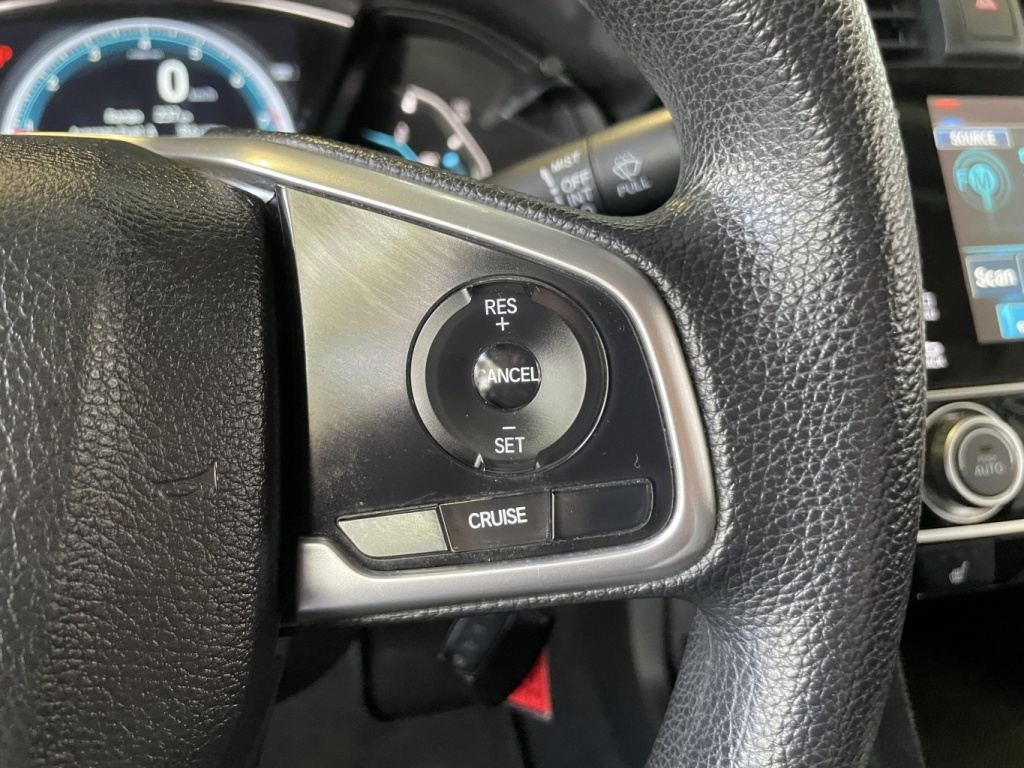 Honda Civic LX 2016 — photo 19