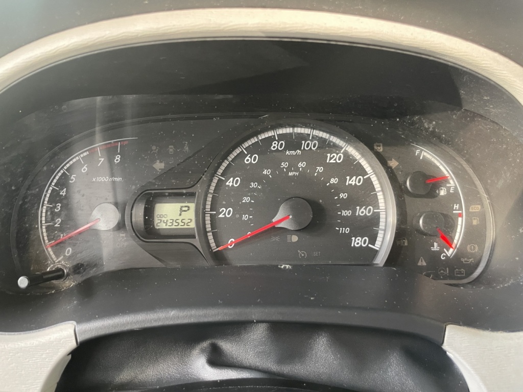Toyota Sienna CE 2012 — photo 23