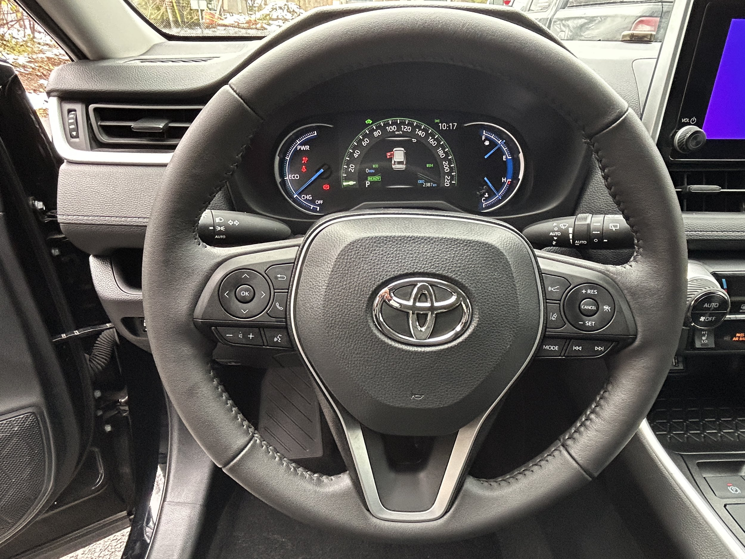Toyota RAV4 XLE Hybrid 2024 — photo 14