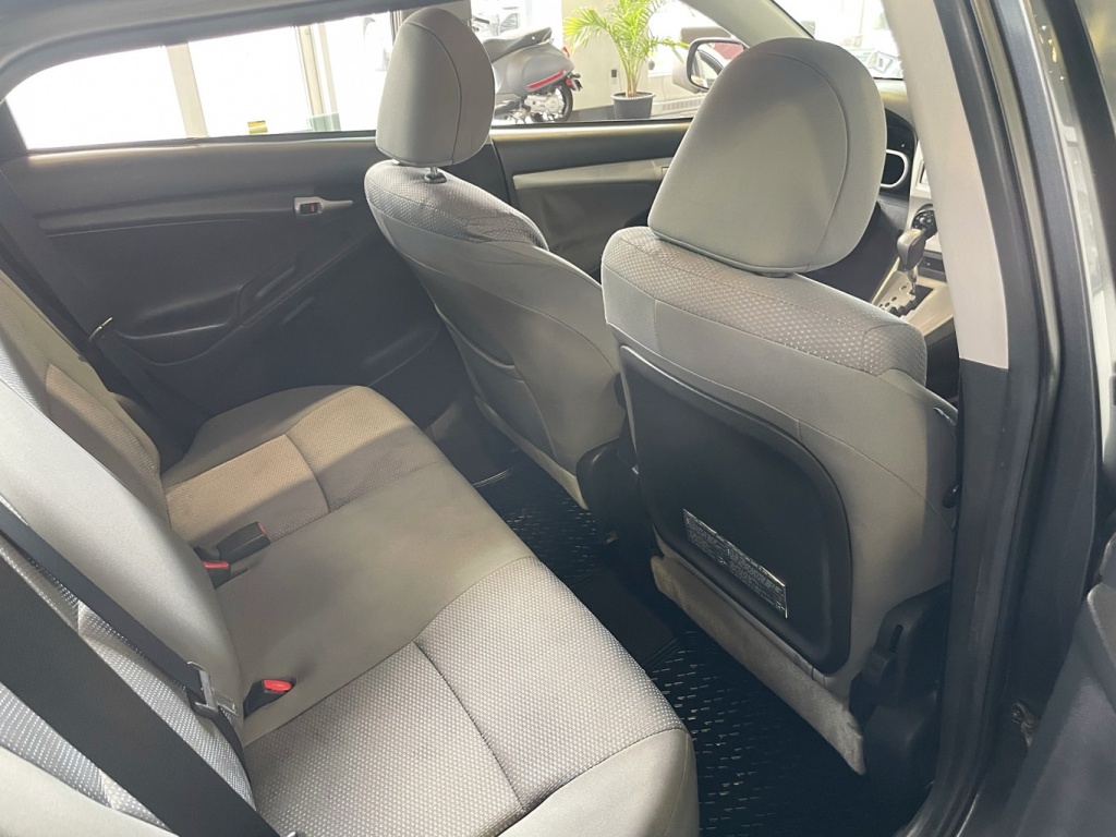 Toyota Matrix XR 2010 — photo 12