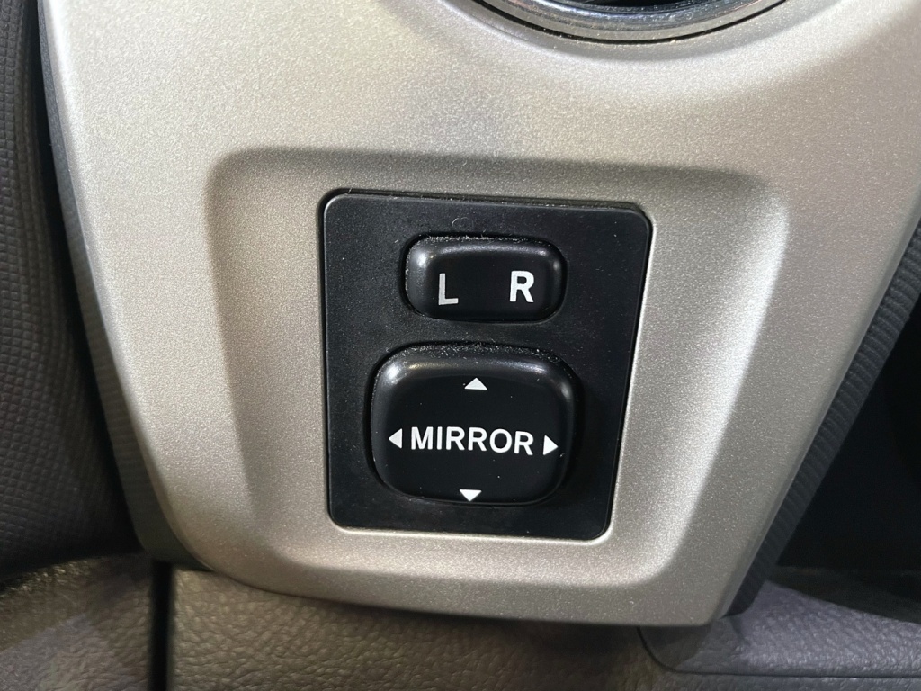 Toyota Matrix XR 2010 — photo 21