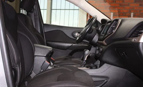 2015 JEEP CHEROKEE NORTH 4X4 — photo 8