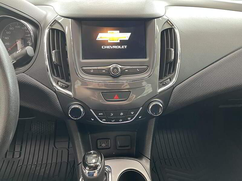 Chevrolet Cruze 2019 LT / AUTO + CAMERA + BLUETOOTH +++++ — photo 17