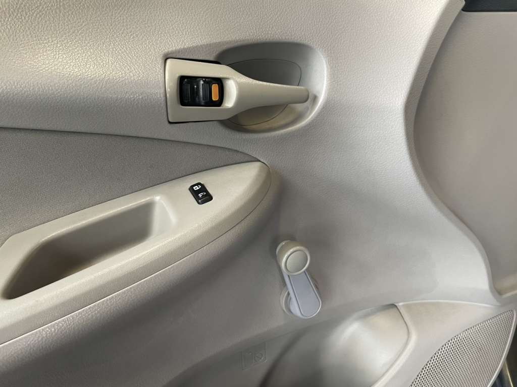 Toyota Corolla CE 2011 — photo 15