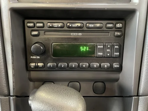 Ford Mustang  2002 — photo 24