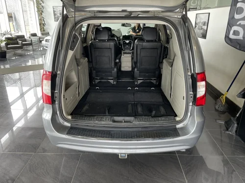 Chrysler Town & Country Touring 2015 — photo 9