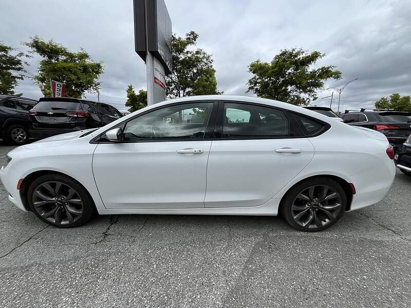 Chrysler 200 2016 S / TOIT PANO / CAMERA + CUIR + BLUETOOTH + BAS KM +++ — photo 2