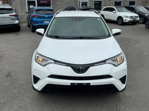 Toyota RAV4 LE 2018 — photo 3