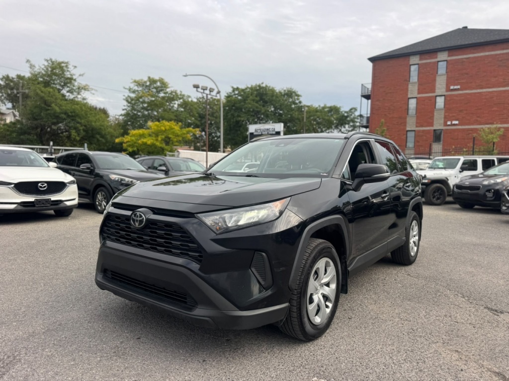 Toyota RAV4 LE 2021