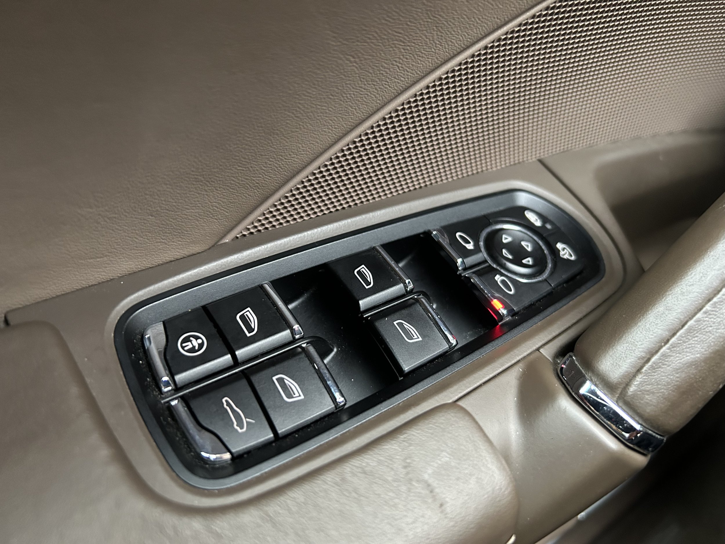 Porsche Cayenne S Hybrid 2011 — photo 20