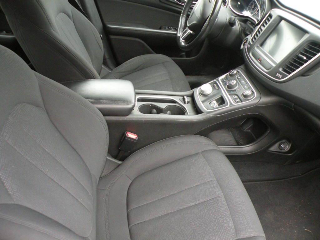Chrysler 200 Limited 2015 — photo 8