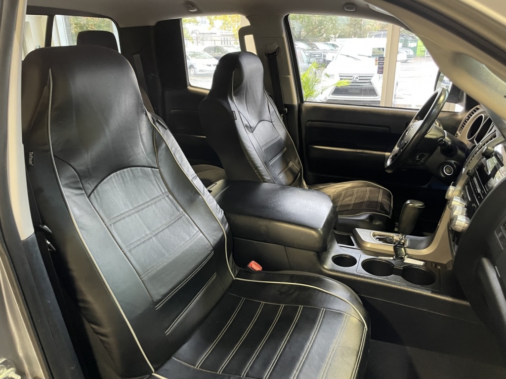 Toyota Tundra SR5 2010 — photo 14
