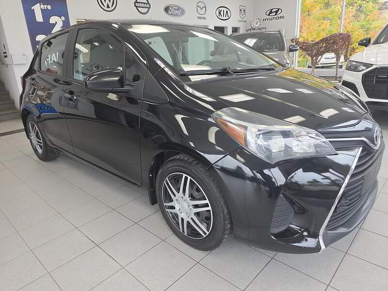 Toyota Yaris hatchback 2017 Hayon 5 portes, boîte automatique, LE — photo 3