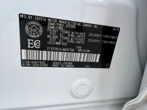Toyota RAV4 LE 2018 — photo 17