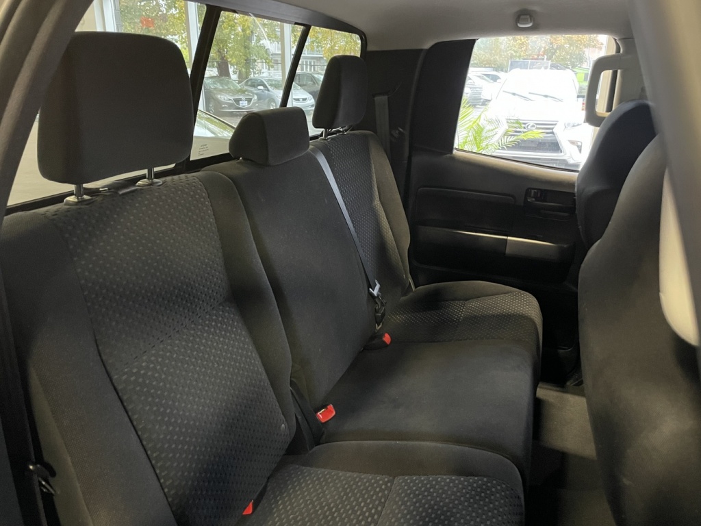 Toyota Tundra SR5 2010 — photo 12