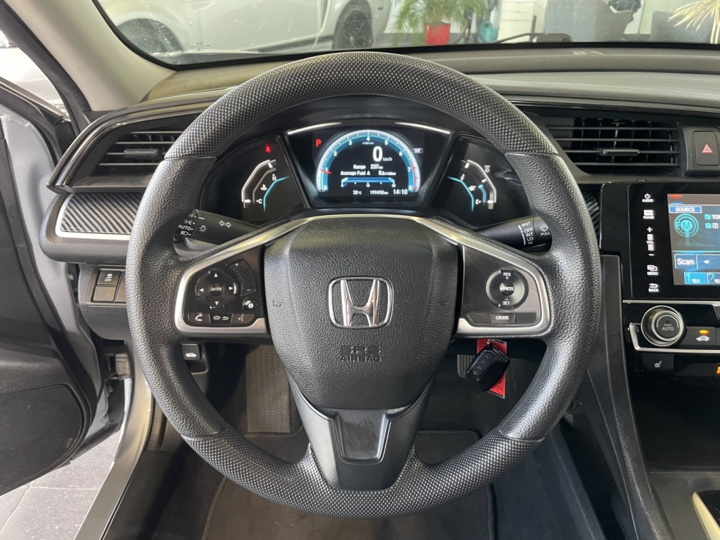 Honda Civic LX 2016 — photo 16