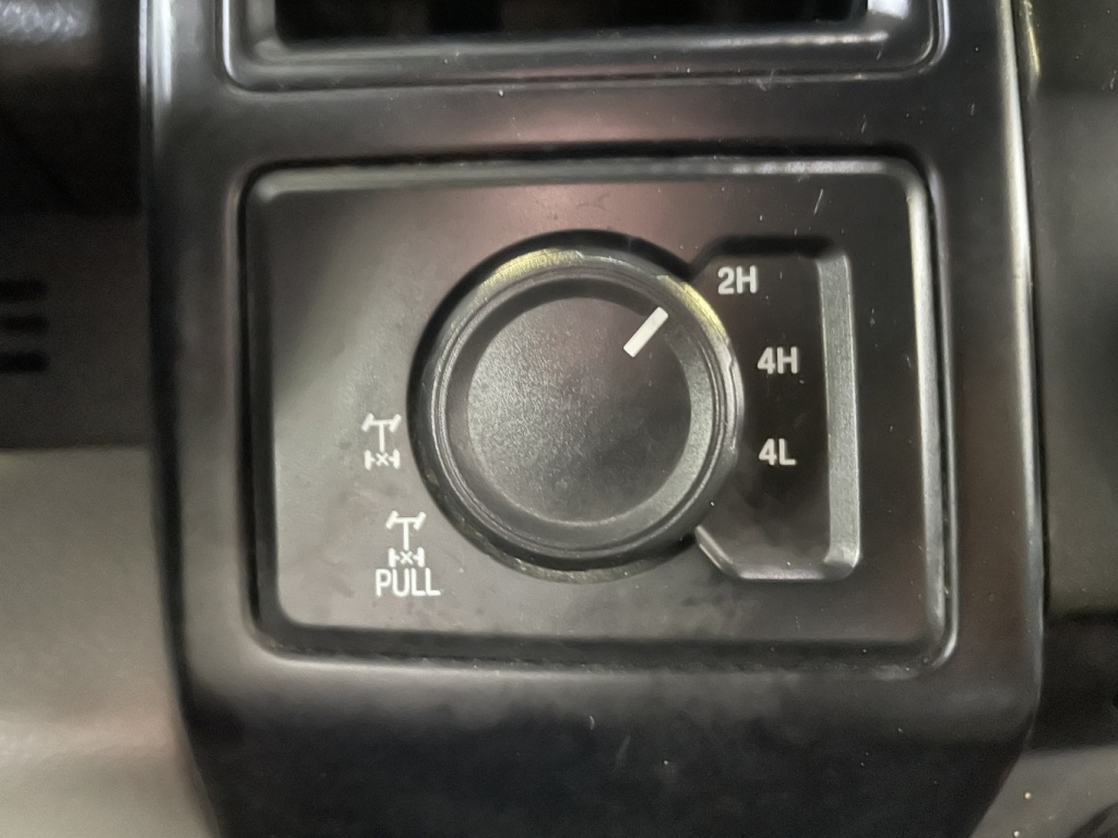 Ford F-150 XLT 2016 — photo 23