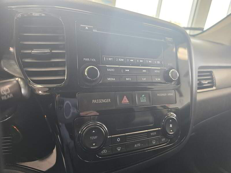 Mitsubishi Outlander 2016 ES / AUTO + BLUETOOTH + BAS KM +++ — photo 19