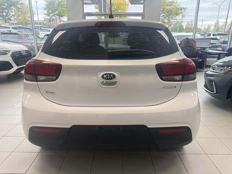 Kia Rio5 2019 LX / MANUEL + CAMERA + BLUETOOTH + BAS KM ++++ — photo 5
